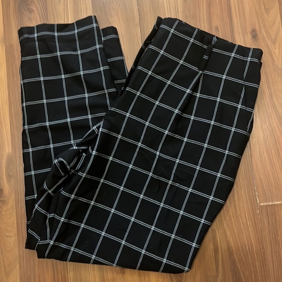 Woman’s Dress Pants Black with White Square Designs, Size 14. - Picture 2 of 4